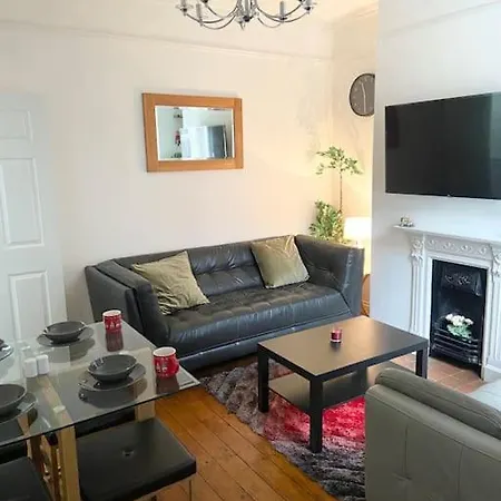 Apartment Super Spacious, 4 Bedroom Centre Leeds (West Yorkshire)